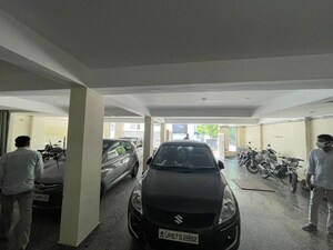 Parking in 2 BHK Independent House at Sector 14 – for Rent