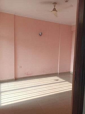 Room in 2.5 BHK Apartment at Saviour Greenisle, Sain Vihar – for Rent