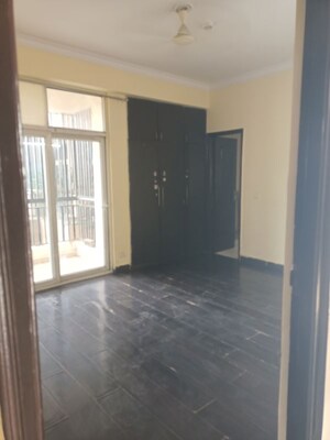 Room in 2.5 BHK Apartment at Saviour Greenisle, Sain Vihar – for Rent
