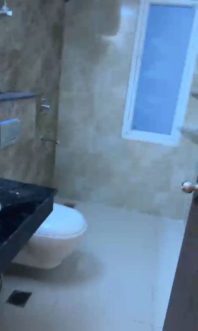 Bathroom, hero-homes-gurgaon 3 Bedroom 1359 Sq.Ft. Apartment In Sector 104 Gurgaon 10578006