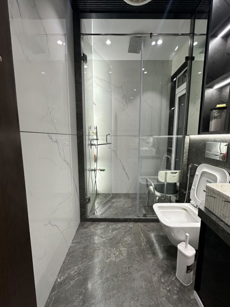Bathroom, marathon-monte-south 3 Bedroom 1890 Sq.Ft. Apartment In Byculla West Mumbai 10578021