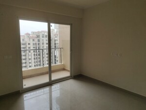 Room in 3 BHK Apartment at Sector 76 – for Rent