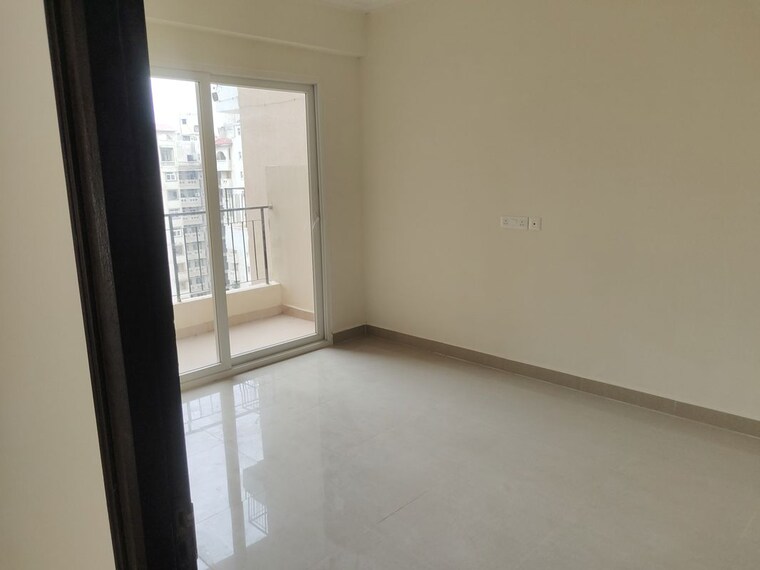 Room, sector 76 3 Bedroom 1375 Sq.Ft. Apartment In Sector 76 Noida 10578027
