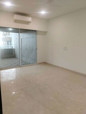 Room in 3 BHK Apartment at Lokhandwala Minerva Mahalaxmi, Mahalaxmi – for Sale