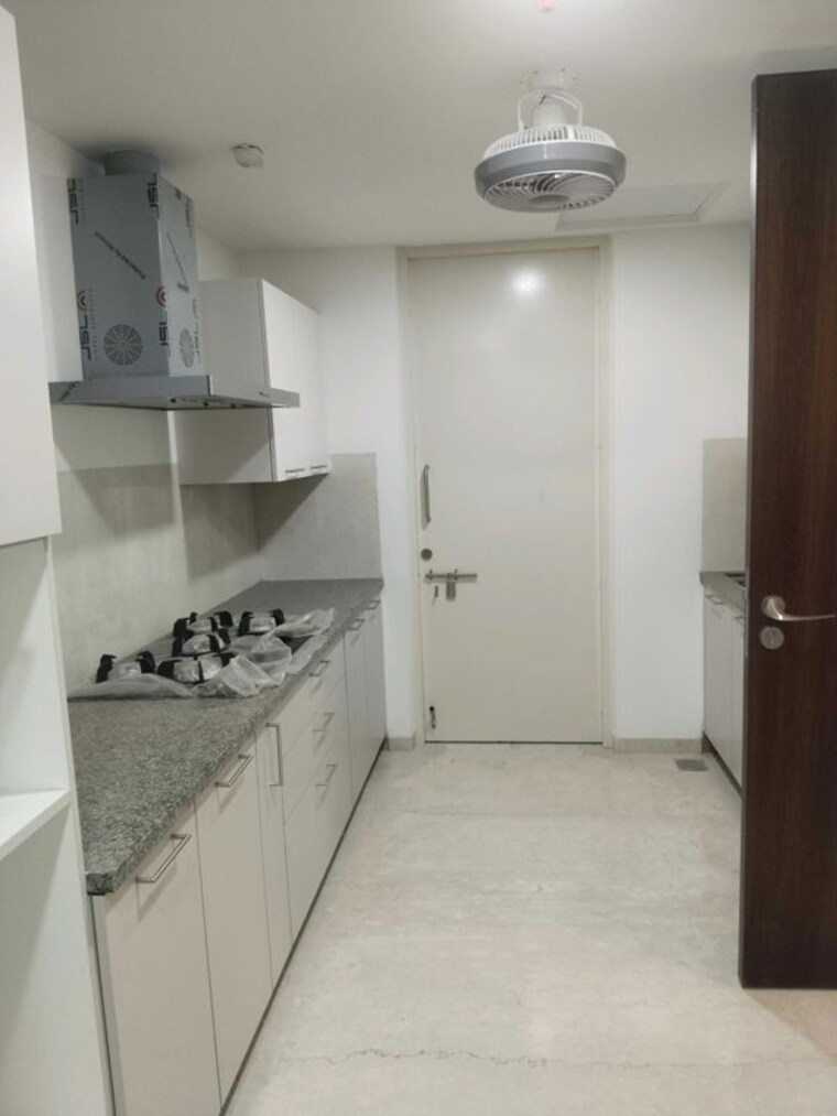 Bathroom, lokhandwala-minerva-mahalaxmi 3 Bedroom 2000 Sq.Ft. Apartment In Mahalaxmi Mumbai 10578036
