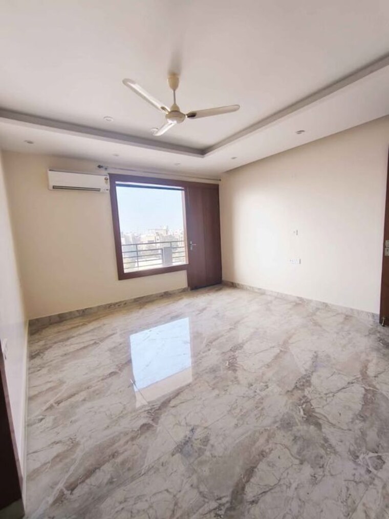 Room, new gurgaon 4 Bedroom 342 Sq.Ft. Builder Floor In New Gurgaon Gurgaon 10578026