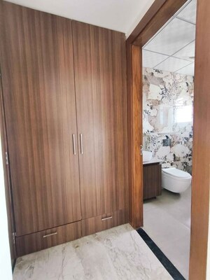 Room in 4 BHK Builder Floor at New Gurgaon – for Rent