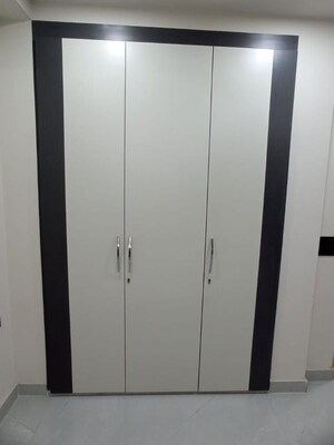 Building Lobby in 3 BHK Builder Floor at Green Wood City, Sector 45 – for Rent
