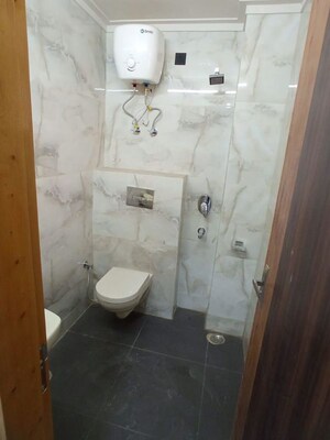 Bathroom in 3 BHK Builder Floor at Green Wood City, Sector 45 – for Rent