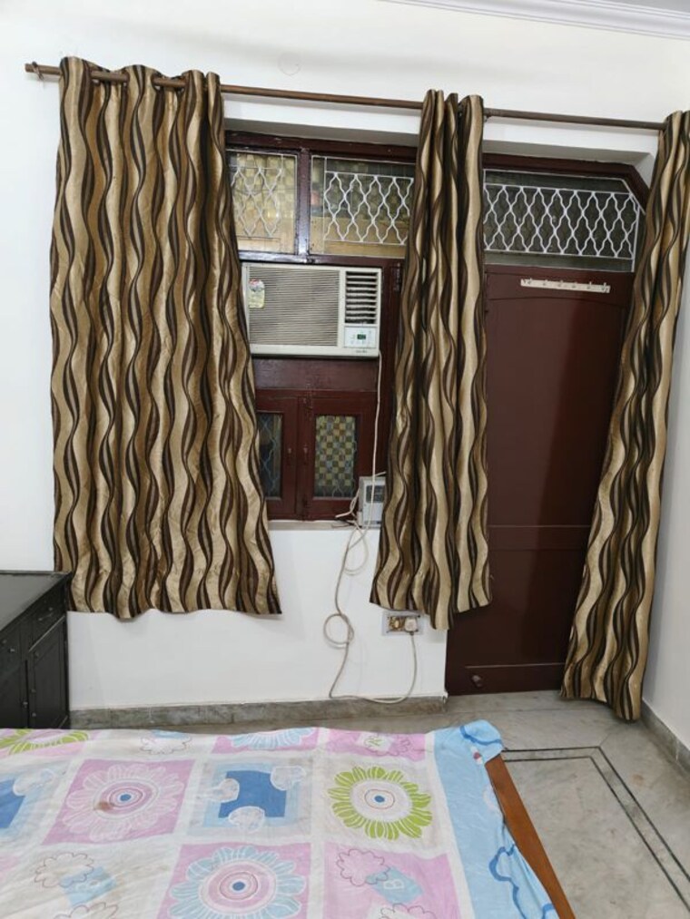 Balcony, dwarka mor 2 Bedroom 60 Sq.Yd. Builder Floor In Dwarka Mor Delhi 10578058