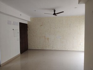 Room in 3 BHK Apartment at Sector 76 – for Rent