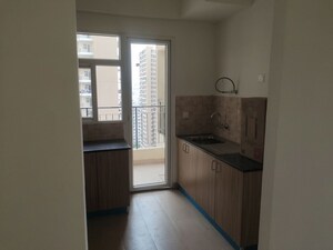 Room in 3 BHK Apartment at Sector 76 – for Rent