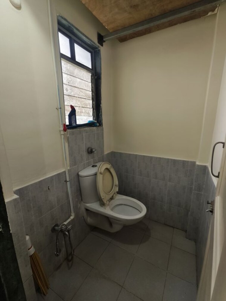 Bathroom, swapnapurti-chs-kharghar 1 Bedroom 750 Sq.Ft. Apartment In Kharghar Navi Mumbai 10577885