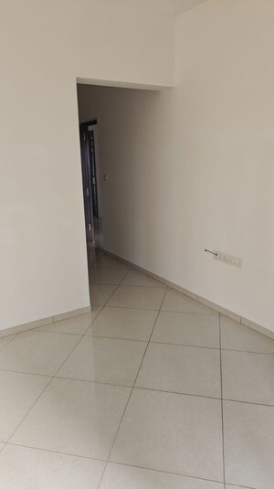 Room in 3.5 BHK Apartment at Sobha City Paradiso, Nagareshwara – for Rent