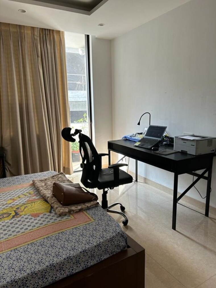 Gym, sector 14 2 Bedroom 1178 Sq.Ft. Independent House In Sector 14 Gurgaon 10578112