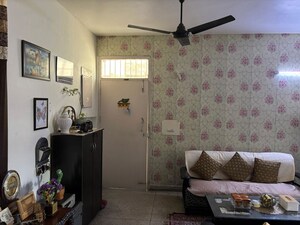 Living Room in 2.5 BHK Villa at Sector 46 – for Rent