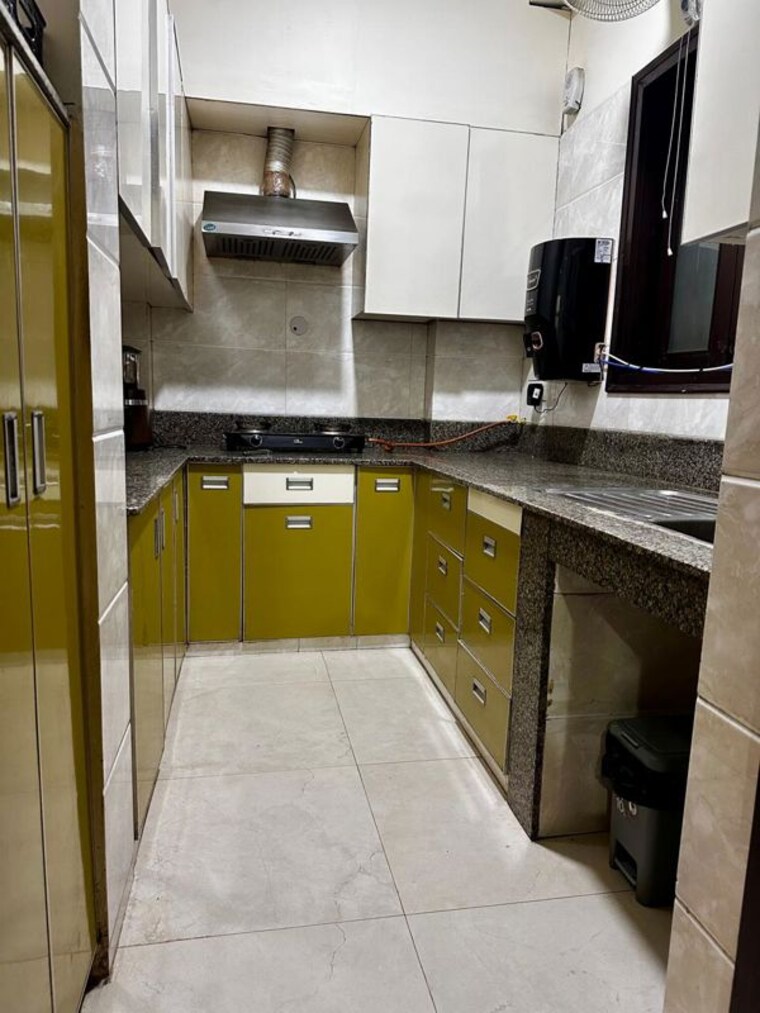 Kitchen, chittaranjan park 3 Bedroom 160 Sq.Ft. Builder Floor In Chittaranjan Park Delhi 10578145