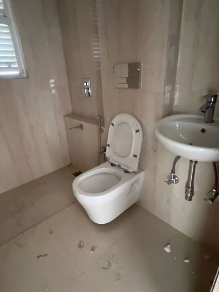 Bathroom, ruparel-ariana 2 Bedroom 890 Sq.Ft. Apartment In Parel Mumbai 10578193
