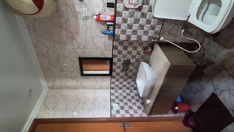 Washroom, green fields colony 3 Bedroom 1800 Sq.Ft. Builder Floor In Green Fields Colony Faridabad 10578194