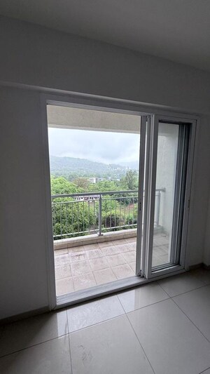 Room in 1 BHK Apartment at Puraniks Kanchanpushp Complex, Kavesar – for Rent