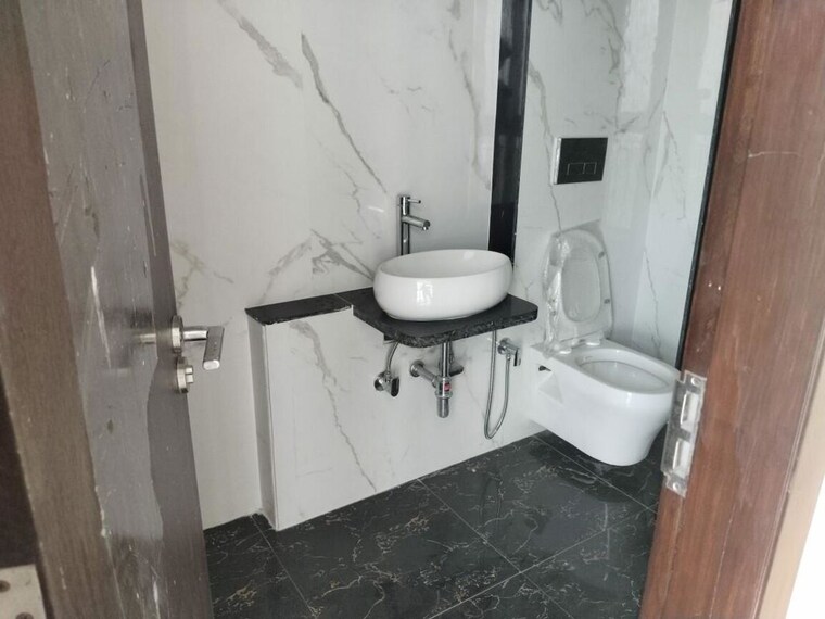 Bathroom, ruparel-ariana 3 Bedroom 1270 Sq.Ft. Apartment In Parel Mumbai 10578214