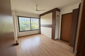 Room in 2 BHK Apartment at Sobha Dream Gardens, Thanisandra Main Road – for Rent