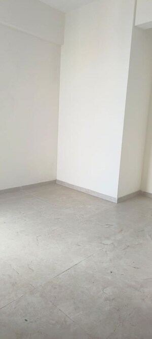 Room in 3.5 BHK Apartment at Dhamji Shamji Mahavir Spring Tulip Phase 1, Pokhran Road No Two – for Rent