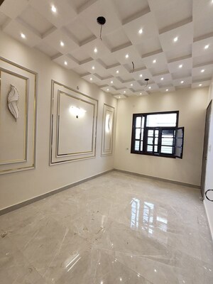 Room in 3 BHK Independent House at Jankipuram Extension – for Sale