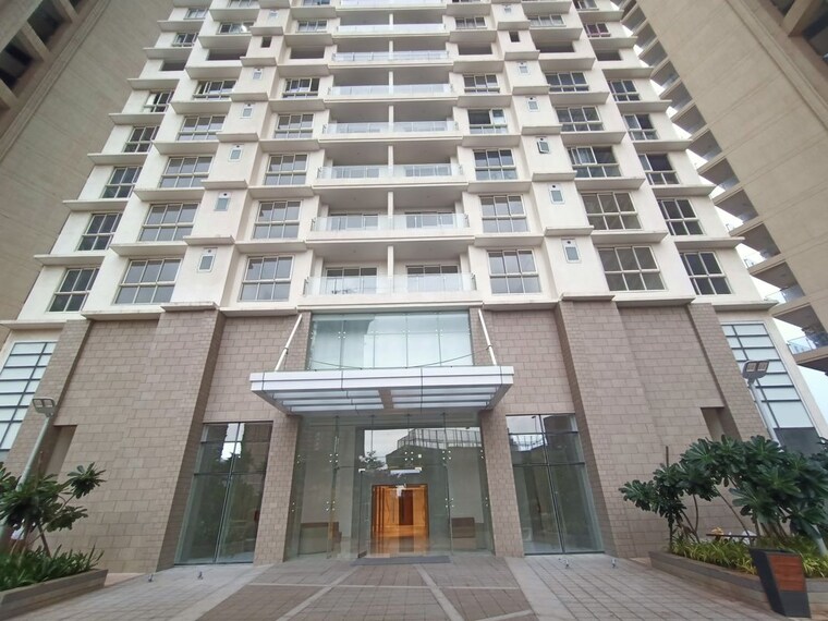 Exterior View, l-t-crescent-bay-t2 3 Bedroom 1560 Sq.Ft. Apartment In Parel Mumbai 10578244