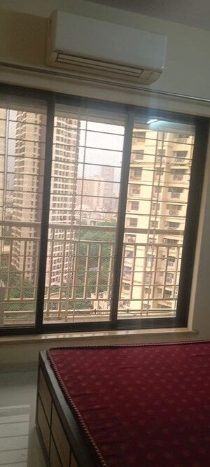 Room in 1 BHK Apartment at Metropolis Rivera, Kasarvadavali – for Rent