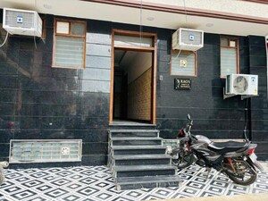 Parking in 2 BHK Independent House at Sector 14 – for Rent