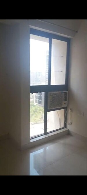 Room in 2 BHK Apartment at Lodha Crown Quality Homes, Majiwada – for Rent