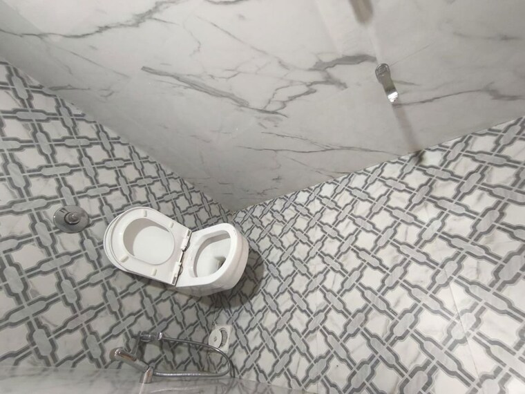 Bathroom, bhaveshwar-building 2 Bedroom 750 Sq.Ft. Apartment In Chembur Mumbai 10578305