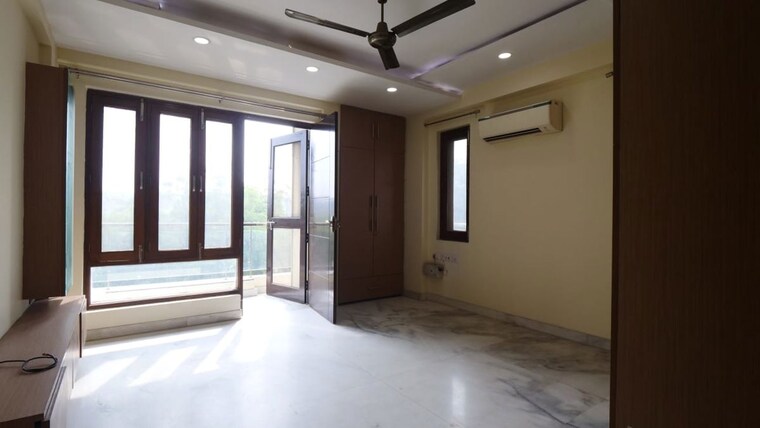 Room, sector 36 4 Bedroom 300 Sq.Mt. Villa In Sector 36 Noida 10578276