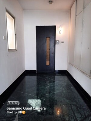 Room in 4 BHK Apartment at Godrej Sherwood, Shivajinagar – for Rent
