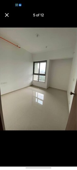 Room in 2 BHK Apartment at Kalpataru Parkcity, Kolshet Road – for Sale