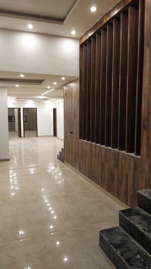 Room in 3 BHK Builder Floor at New Friends Colony – for Sale