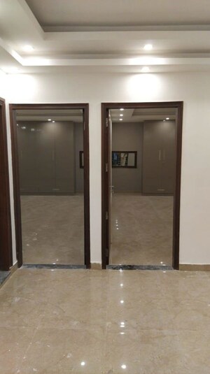 Room in 3 BHK Builder Floor at New Friends Colony – for Sale