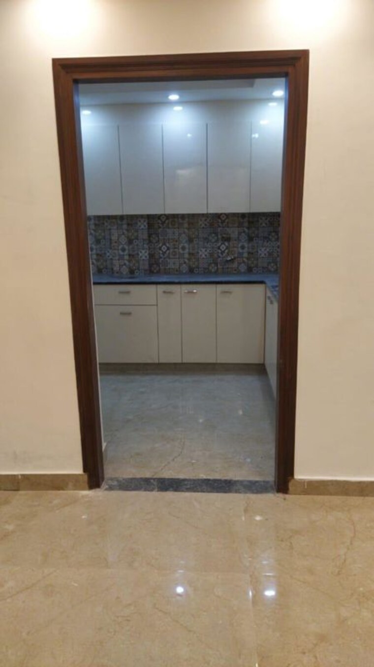 Room, new friends colony 3 Bedroom 300 Sq.Yd. Builder Floor In New Friends Colony Delhi 10578340