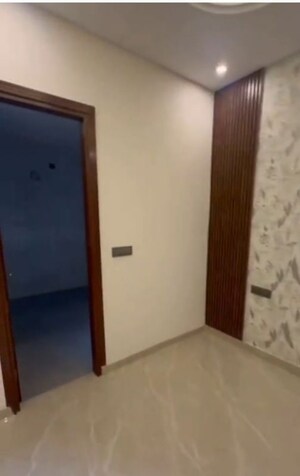 Room in 4 BHK Independent House at Sector 123 – for Sale