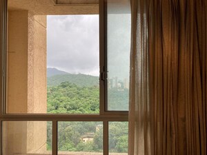 Room in 2 BHK Apartment at One Hiranandani Park, Ghodbunder Road – for Rent
