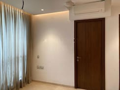 2 BHK Apartment For Rent in One Hiranandani Park