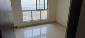 Room in 2 BHK Apartment at Lodha Amara, Kolshet Road – for Rent
