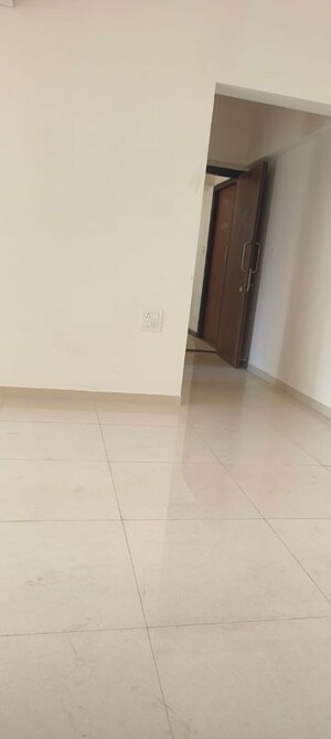 2 BHK Apartment For Rent in Lodha Amara, Kolshet Road