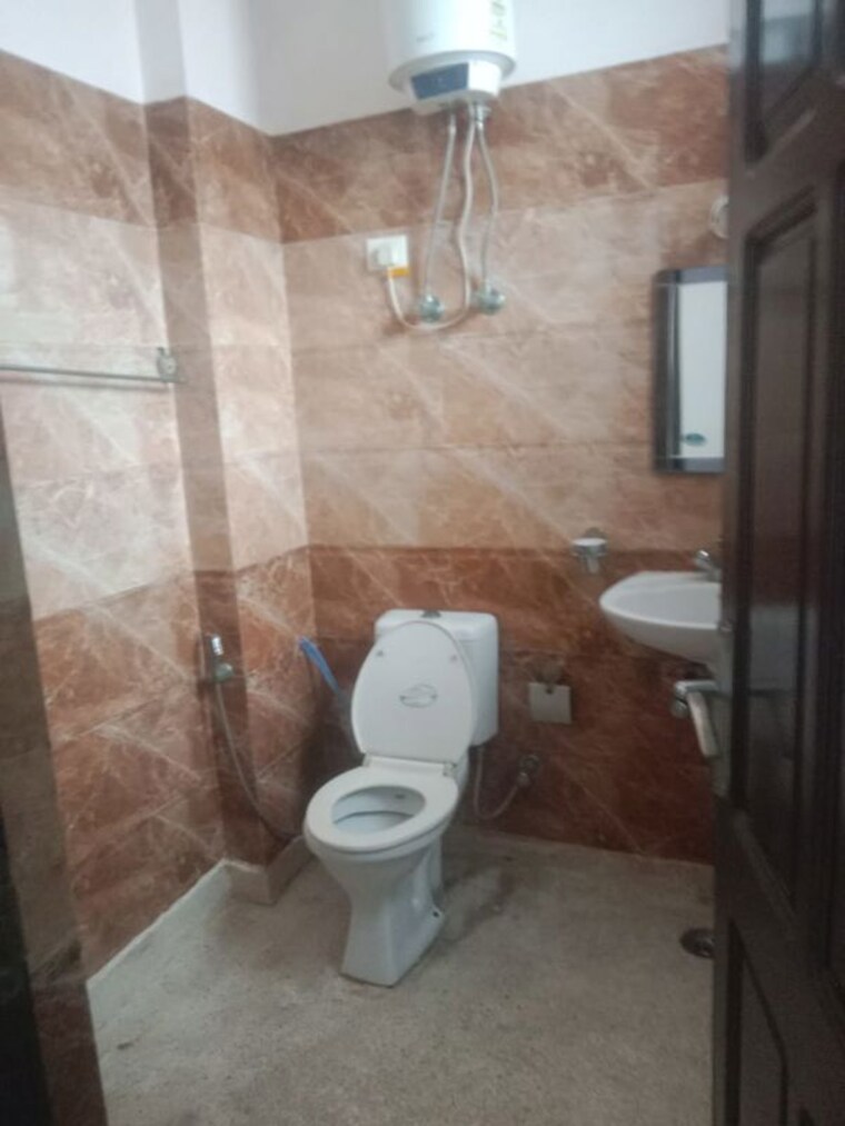 Bathroom, kohli-one-malibu-town-plot 1 Bedroom 192 Sq.Ft. Builder Floor In Sector 47 Gurgaon 10578433