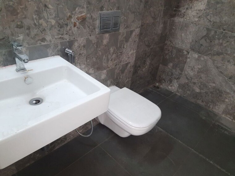 Bathroom, goyal-riviera-springs 3 Bedroom 2598 Sq.Ft. Apartment In Shela Ahmedabad 10578431
