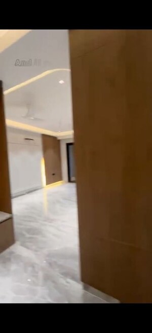 Room in 3 BHK Builder Floor at Sector 45 – for Sale