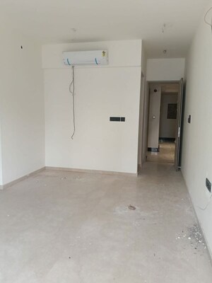 2 BHK Apartment For Rent in Santacruz West