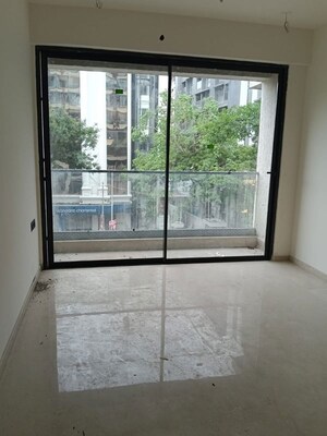Room in 2 BHK Apartment at Santacruz West – for Rent