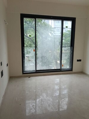 Room in 2 BHK Apartment at Santacruz West – for Rent